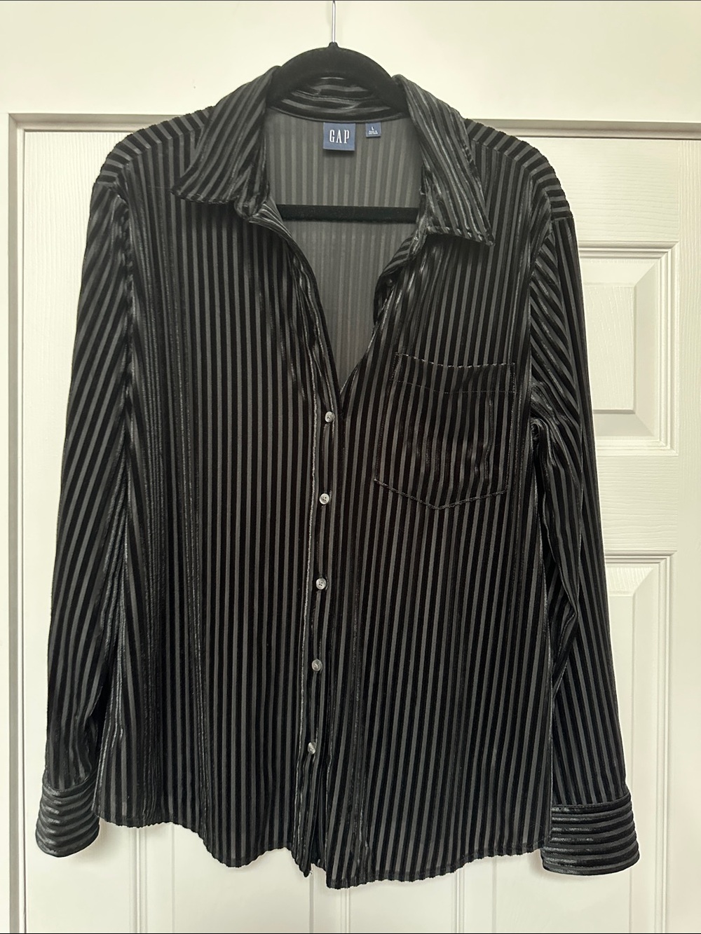 GAP Women’s Black Vertical-Striped Button-Down Shirt